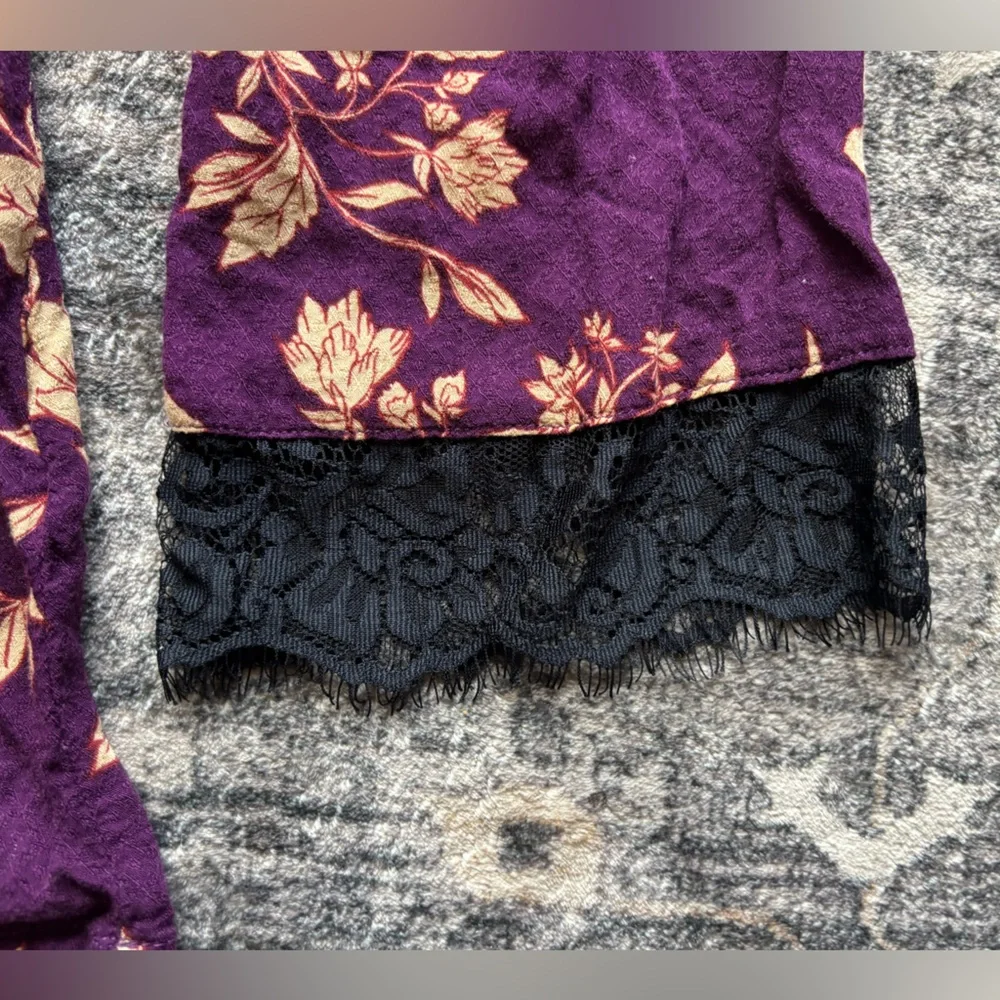 Free People Floral‎ Flowy Women's Shirt Size Medium - Picture 4 of 5